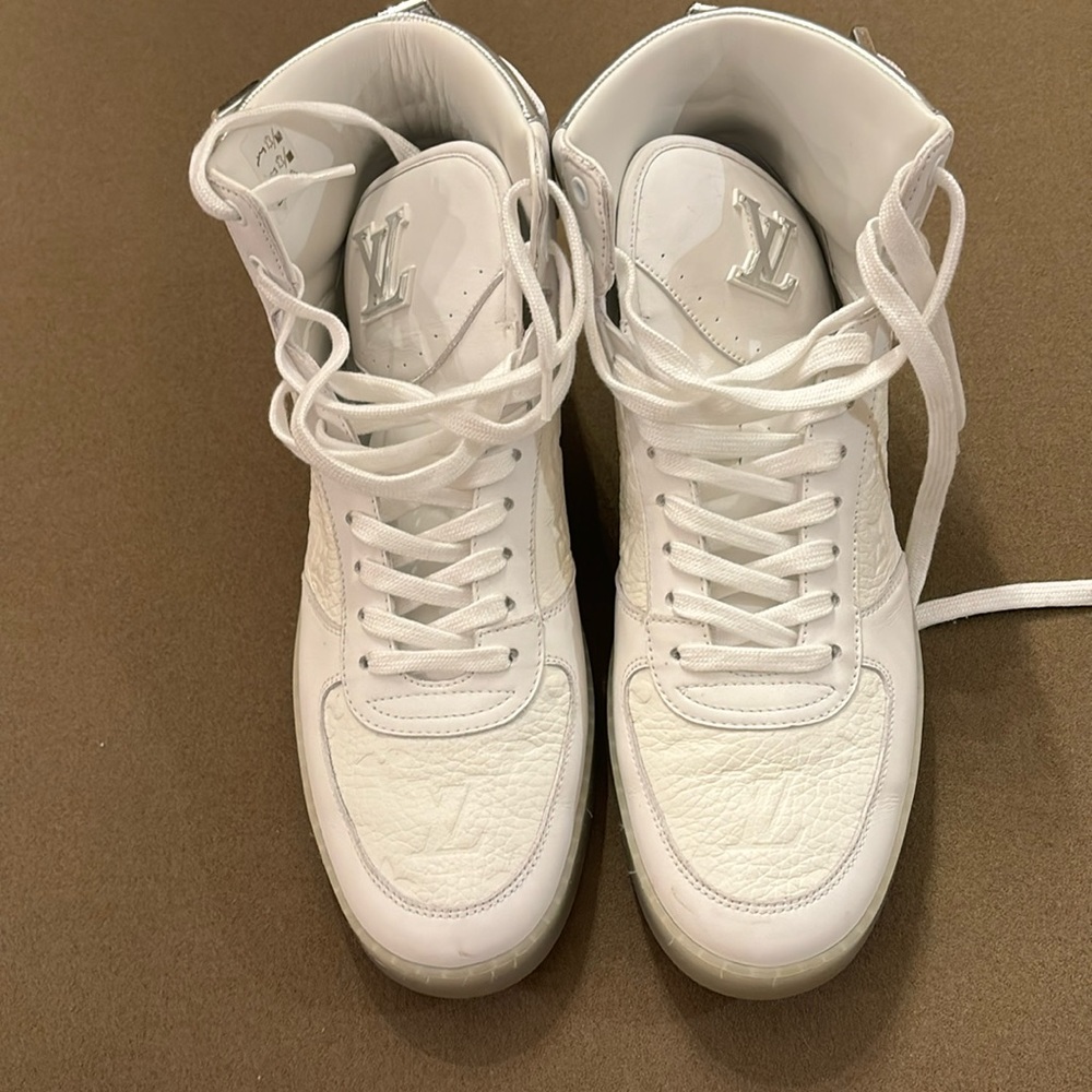 Louis Vuitton Sneakers size 8 1/2